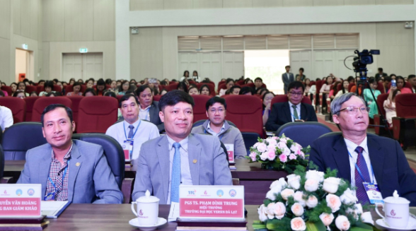 Điều dưỡng Lâm Đồng nâng cao y đức, hướng đến sự hài lòng của người bệnh